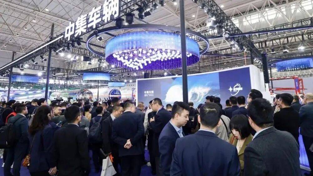 中国商用车天空中弥漫着说不出来的紧张感