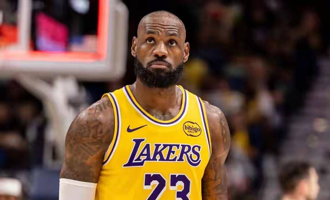 詹姆斯绝境救赎湖人116-110逆转独行侠东契奇33+8+八村塁17+8